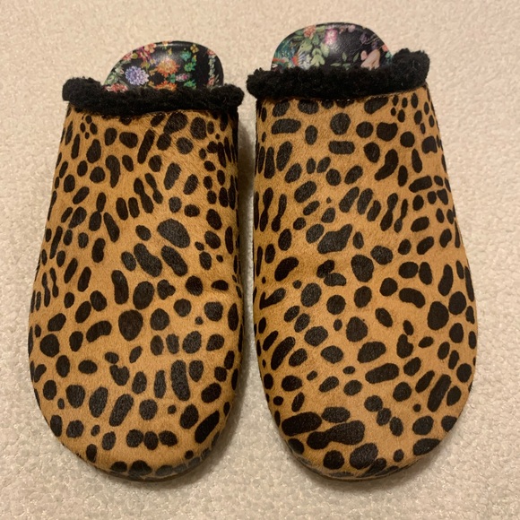 Johnny Was clogs. EUC, worn 3x for 2 hours max. Size 9, cheetah print. - Picture 3 of 6